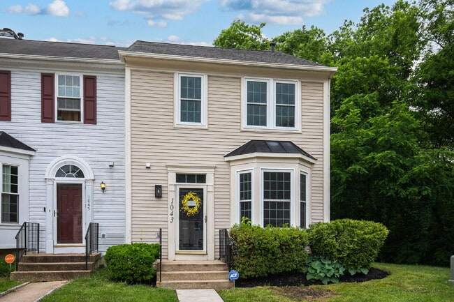 Building Photo - 1043 Downing Ct