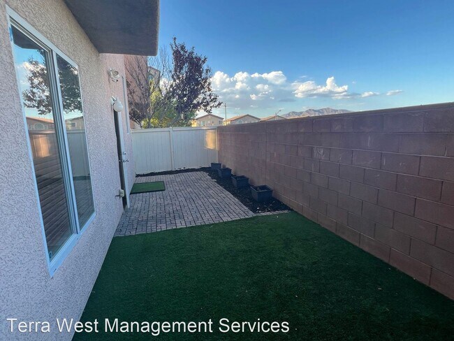 Foto del edificio - 3 br, 3 bath House - 6672 Colorado Spruce St.