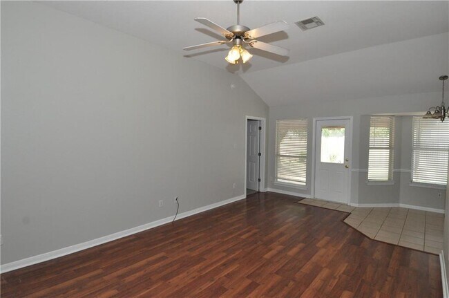 Building Photo - 106 Meadowlark Cir