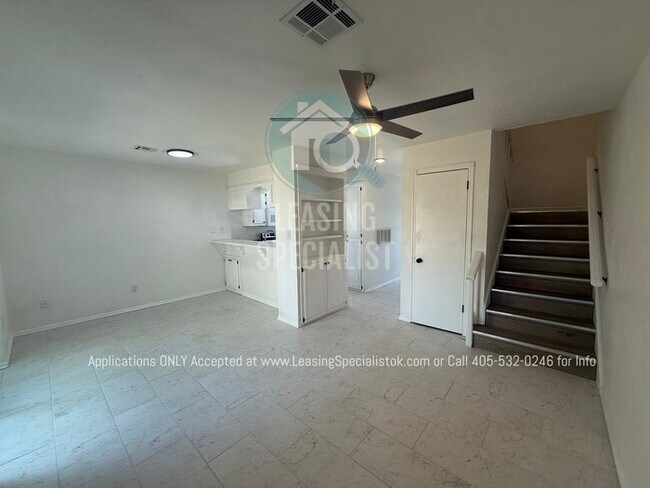 Foto del edificio - West Norman 2 Bed 1.5 Bath Townhouse Available for Your Immediate Move!