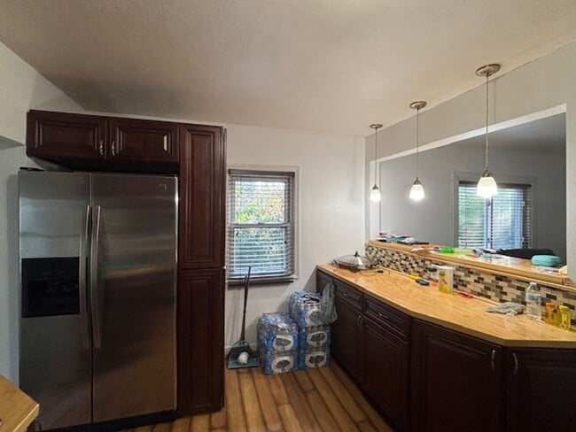 Building Photo - Cute & Cozy 2 BR/1 BA Single Family Home i...
