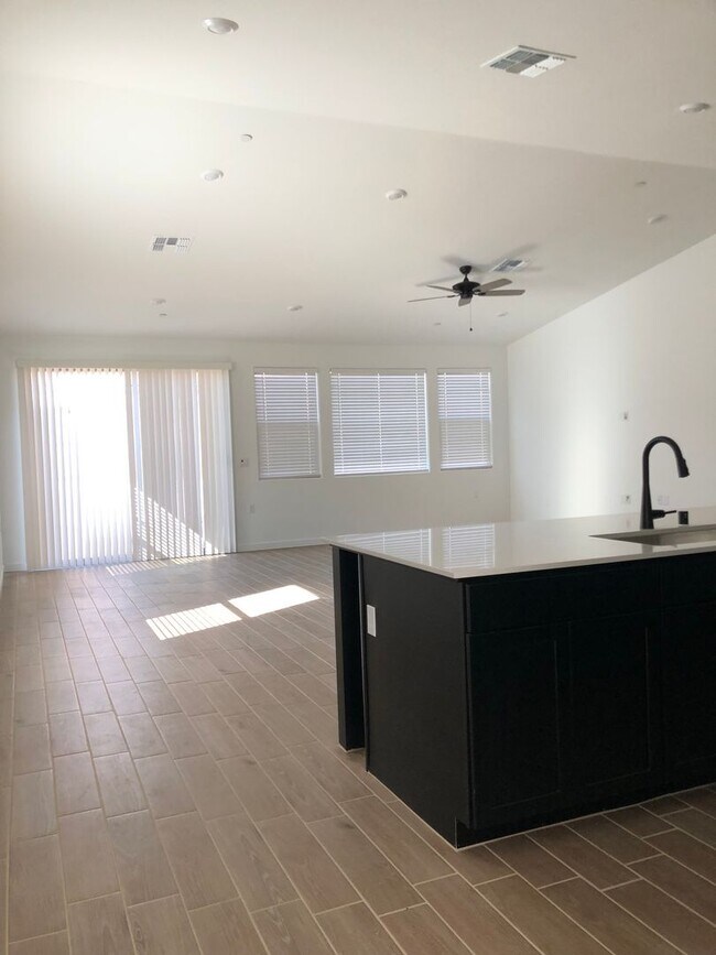 Building Photo - New Build, Modern Home in SW Bakersfield