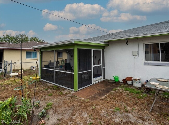 Building Photo - 1228 SE 24th Ave
