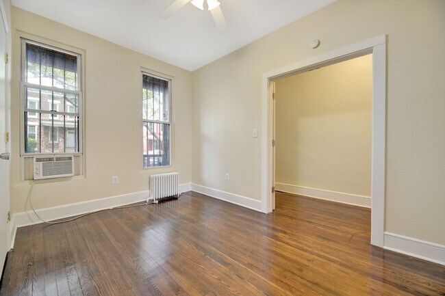 Foto del edificio - 618 Columbia Rd NW