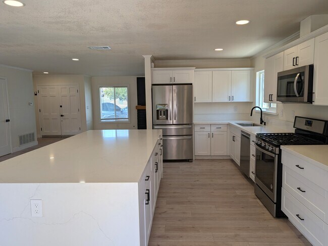 Foto del edificio - 20350 Fairweather St