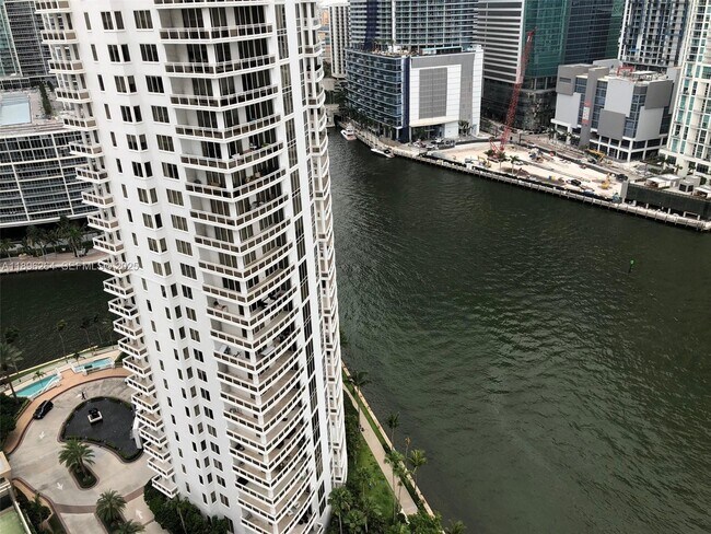 Building Photo - 900 Brickell Key Blvd