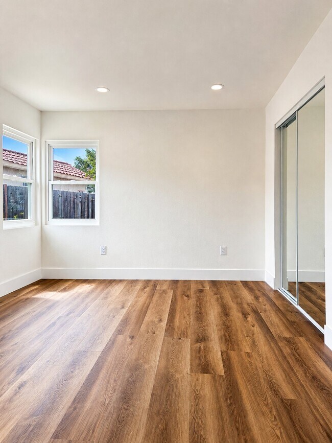 Foto del edificio - 8806 Chantry Ave