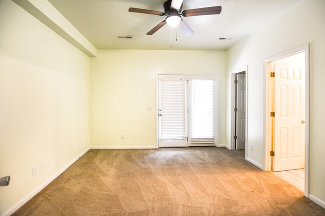 Building Photo - 4636 N Palm View Cir