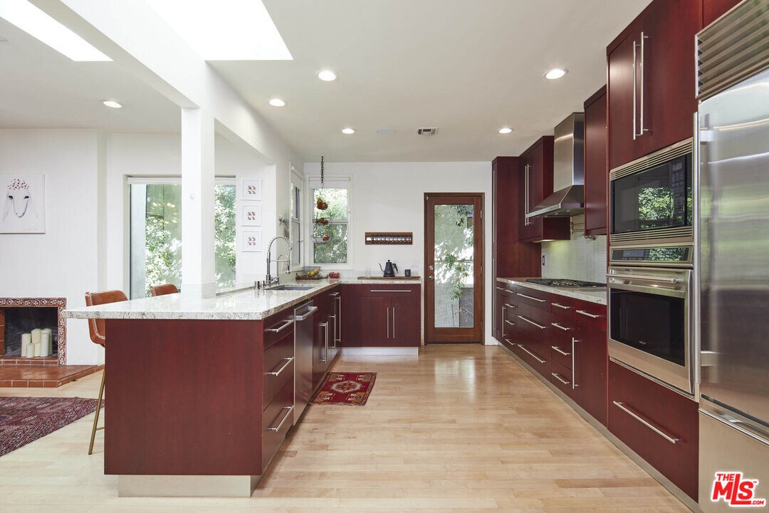 11217 Sunshine Terrace Houses in Los Angeles, CA Westside Rentals