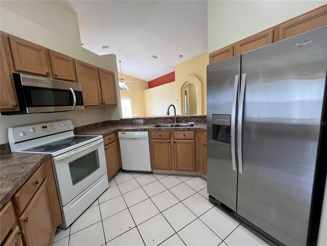 Building Photo - 1333 Maximilian Dr