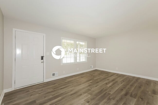 Photo - 3 Bedroom Pet-Friendly Home in CONLEY, GA with Main Street Renewal