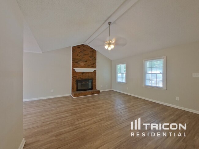 Foto del edificio - 6800 Streamside Dr