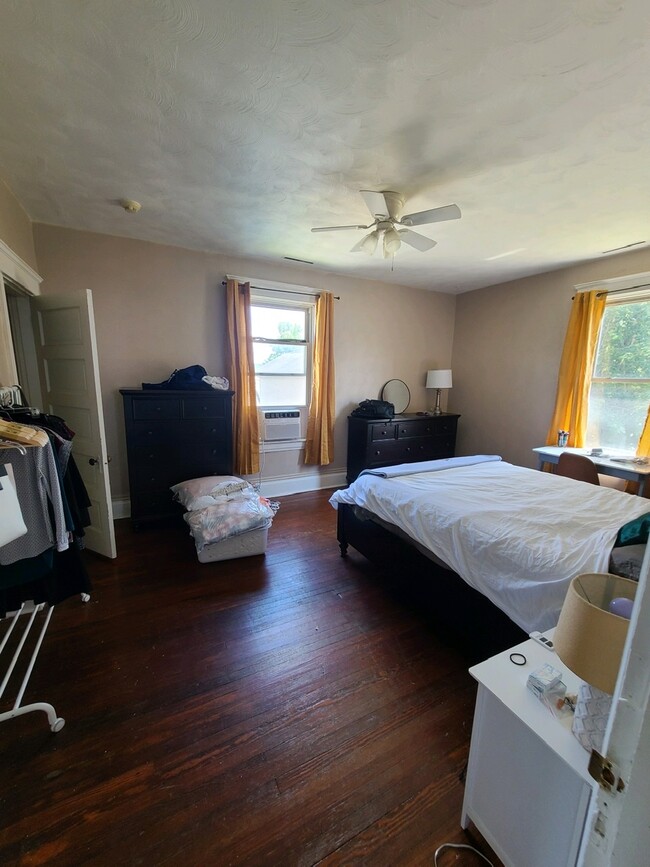 Bedroom - 430 W Otterman St