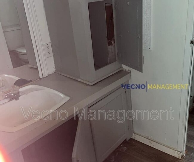 Foto del edificio - 201 S Preston Rd