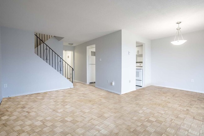 Building Photo - Goodview Townhomes