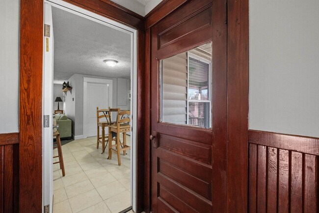 Building Photo - 65 S Elm St