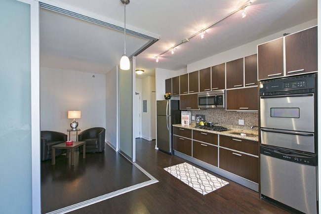 Photo - 674 W Wayman St Apartment