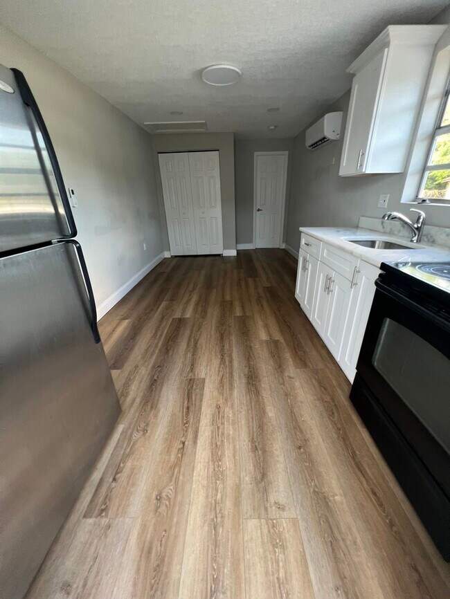 Building Photo - 6910 E 29th Ave Unit A, Tampa, FL 33619