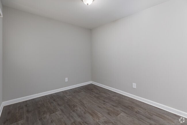 1BR, 1BA - 727SF - Dining Room - Windward Forest