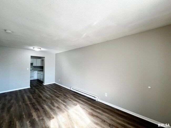 Foto del edificio - 15804 3rd St