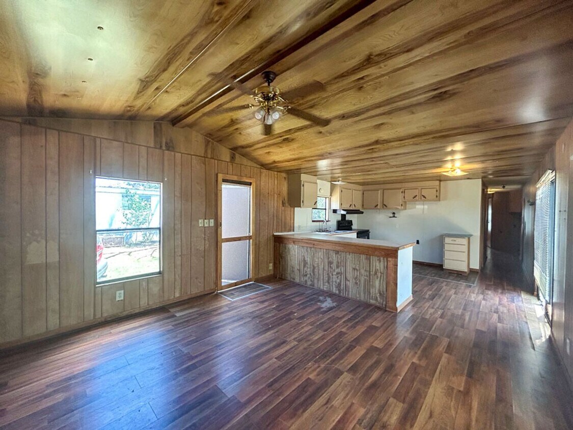 Foto principal - Mobile Home in Seguin 3 BD, 2 BA!