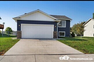Building Photo - 3832 McIntosh Dr NW