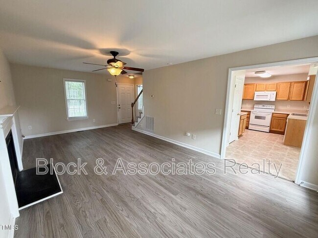 Foto del edificio - 404 Springside Dr