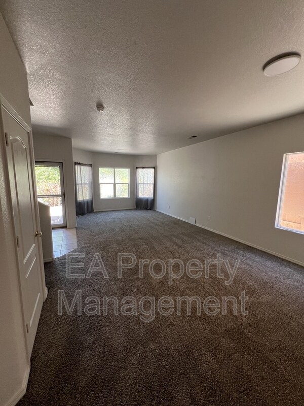 Foto del edificio - 7124 Eagle Canyon Rd NE