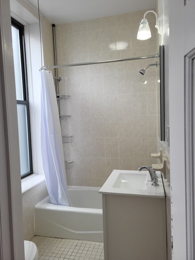 Building Photo - 424 Degraw St
