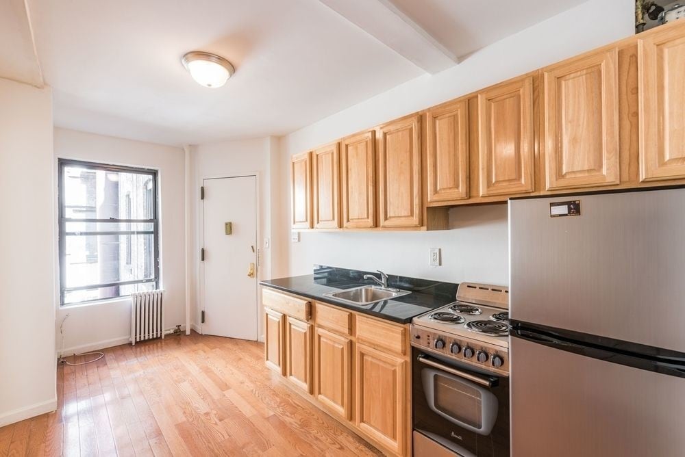 Primary Photo - 137 Sullivan St