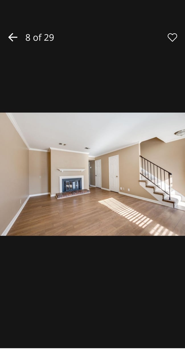 Building Photo - 102 Academy Square