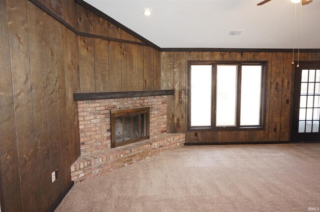 Foto del edificio - 7231 Elmbrook Dr