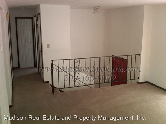 Building Photo - 4 br, 2 bath House - 701 E. Vicksburg Ave.