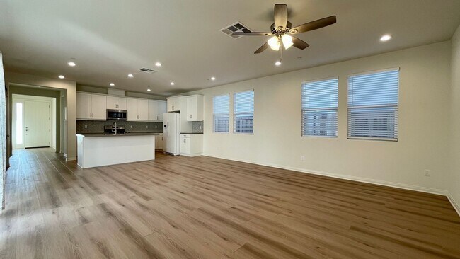 Building Photo - Single-Level 3-Bedroom House in Righetti Ranch with Air Conditioning