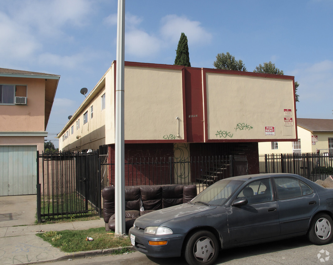 Building Photo - 1202 E Golden St