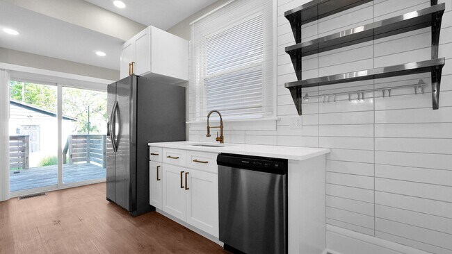 Foto del edificio - 873 Ellsworth Ave