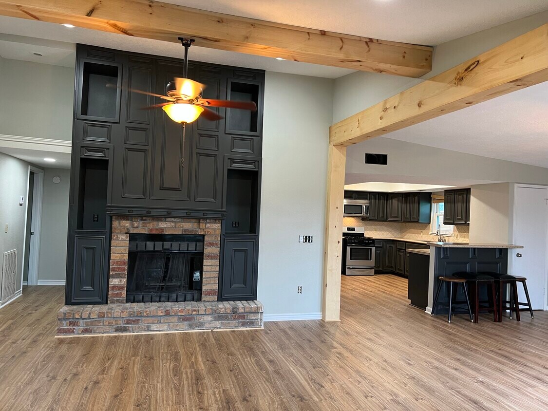 Foto principal - 658 Warsaw St