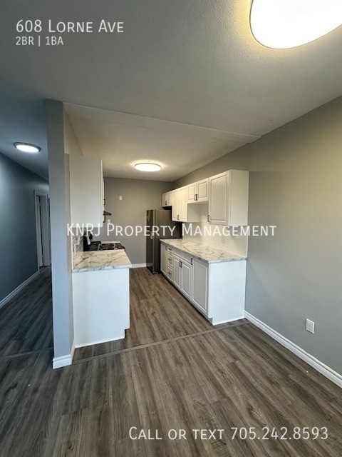 Building Photo - Renovated 2 Bedroom Apartments Available