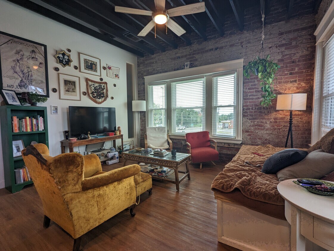 2201 Lexington Ave, Kansas City, MO 64124 Condo for Rent in Kansas