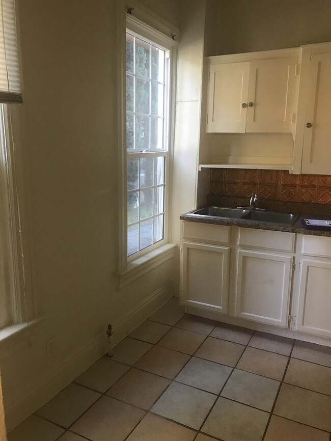 Kitchen - 845 N Los Robles Ave