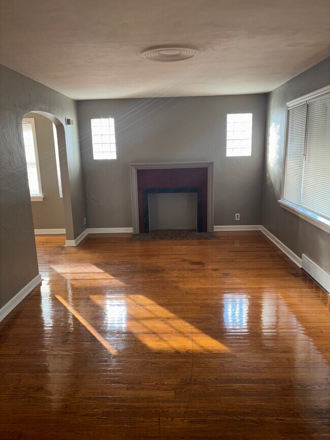 Building Photo - 1534 Orchid Ave