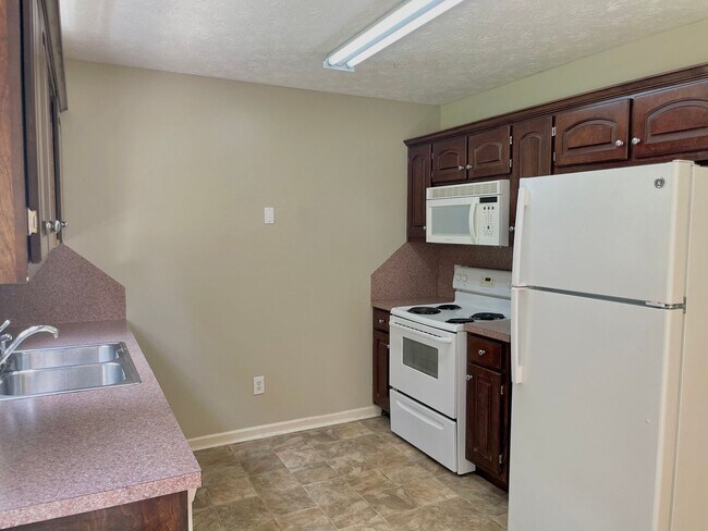 Foto del edificio - 810 Lakeview Drive