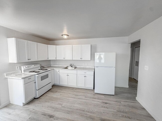 Foto del edificio - Charming Duplex with Prime Location in West Valley!