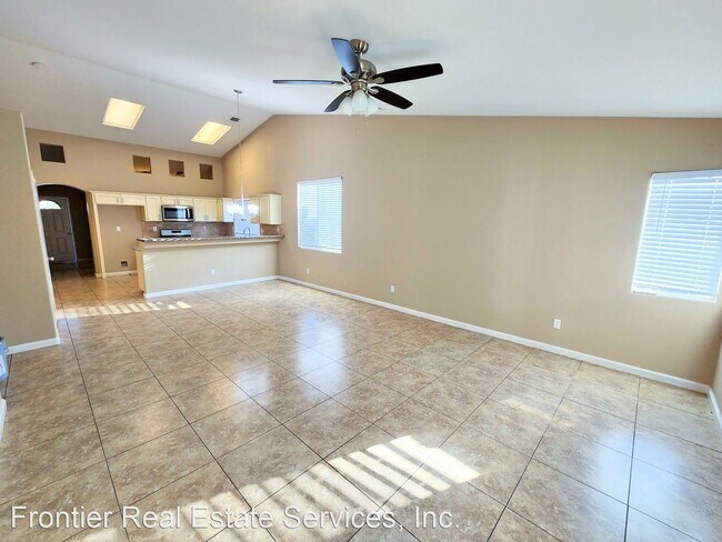 Foto del edificio - 4 br, 2 bath House - 10006 Huntington Down...