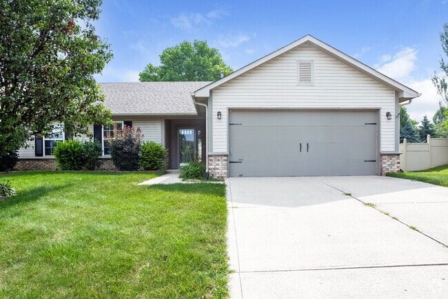 Building Photo - 421 N Shore Ct