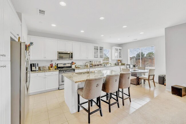 Foto del edificio - *RENT SPECIAL* Gorgeous 3-bedroom home in ...