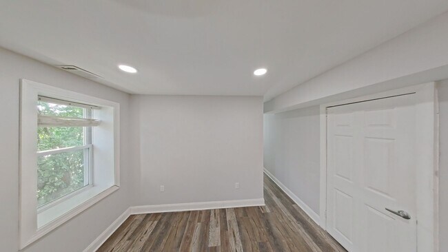 Foto del edificio - 610 E 9th St