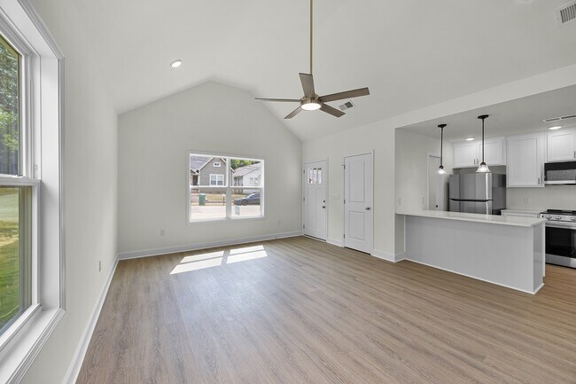 Foto del edificio - 248 Linden St