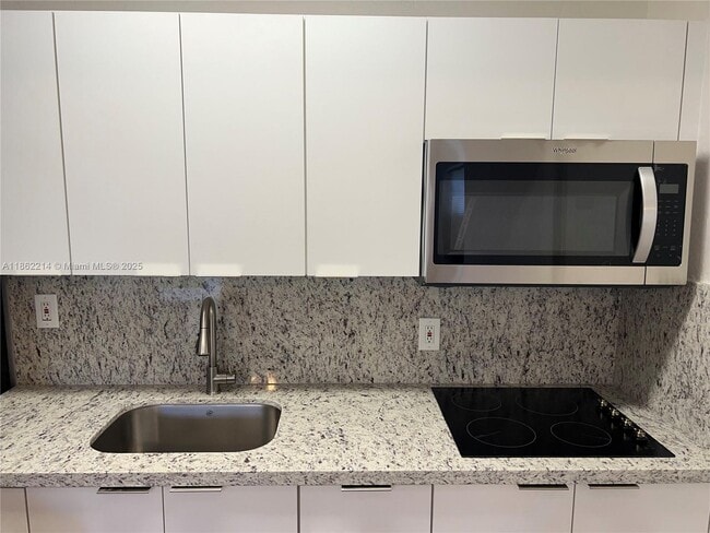 Building Photo - 361 Sharar Ave