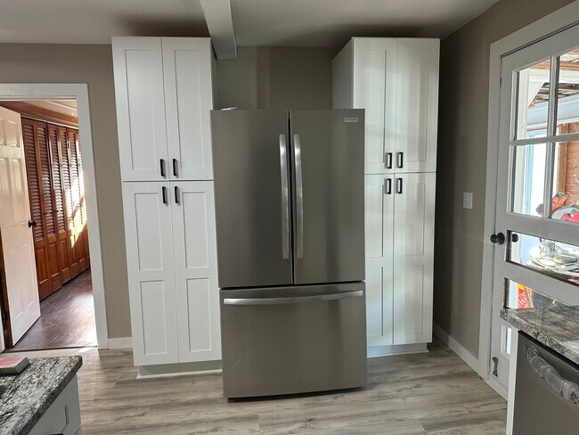 Electrodomésticos nuevos - 69 Monroe St